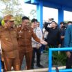 Gubernur Sulawesi Tengah Dr. Anwar Hafid, M.Si., Meresmikan Pembangunan Groundsill (Ground Seal) Cek Dam Sungai Karaupa, Perbaikan Jalan Inspeksi, Dan Pipanisasi Air Baku Di Desa Lasampi, Kecamatan Bumi Raya, Kabupaten Morowali. (Foto: Istimewa)
