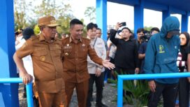 Gubernur Sulawesi Tengah Dr. Anwar Hafid, M.Si., Meresmikan Pembangunan Groundsill (Ground Seal) Cek Dam Sungai Karaupa, Perbaikan Jalan Inspeksi, Dan Pipanisasi Air Baku Di Desa Lasampi, Kecamatan Bumi Raya, Kabupaten Morowali. (Foto: Istimewa)