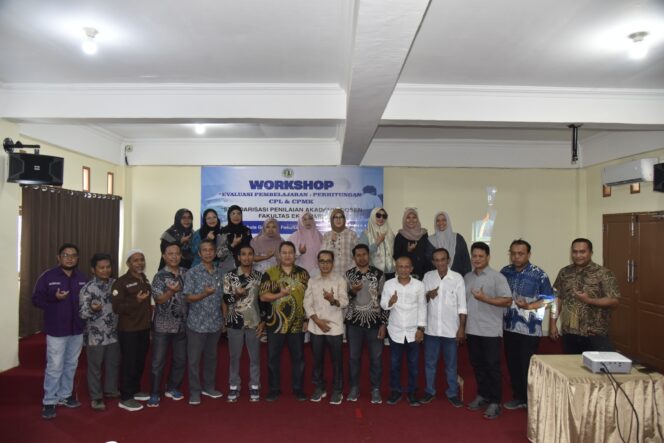 
					Fakultas Ekonomi Universitas Alkhairaat (Unisa) Palu menggelar workshop evaluasi pembelajaran dengan tema “Perhitungan CPL & CPMK: Standardisasi Penilaian Akademik Dosen Fakultas Ekonomi”. (Foto: Istimewa)