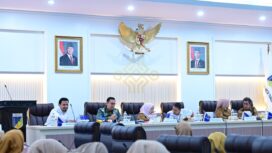 Wakil Gubernur Sulteng dr. Reny A. Lamadjido, Sp.PK., M.Kes., Memimpin Rapat Forum Komunikasi dan Kemitraan Pemangku Kepentingan Jaminan Kesehatan Nasional (JKN) Provinsi Sulteng di Ruang Rapat Polibu Kantor Gubernur. (Foto: Istimewa)
