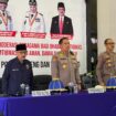 Direktur Pembinaan Masyarakat (Dirbinmas) Polda Sulteng Kombes Pol Dr. Sirajuddin Ramly., Bersama Ketua FKUB Sulteng Prof. Zainal Abidin Memperkuat Pemahaman Moderasi Beragama Bagi Bhabinkamtibmas jajaran Polres Parigi Moutong. (Foto: Istimewa)