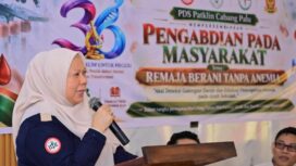 Wakil Gubernur Sulawesi Tengah dr. Reny A. Lamadjido, Sp.PK., M.Kes., Membuka Bakti Sosial Pengabdian kepada Masyarakat dalam rangka HUT ke-36 Perhimpunan Dokter Spesialis Patologi Klinik dan Kedokteran Laboratorium Indonesia (PDS PatKLIn) Cabang Palu di Aula SMA Negeri 1 Palu. (Foto: Istimewa)