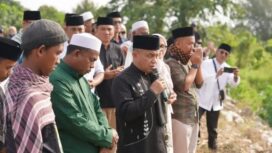 Wali Kota Palu Hadianto Rasyid Memimpin Ziarah Dan Tabur Bunga Untuk Mengenang Para Korban Bencana Di Sejumlah Lokasi Terdampak. (Foto: Istimewa)