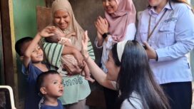 Wakil Menteri Kependudukan dan Pembangunan Keluarga/BKKBN Ratu Isyana Bagoes Oka mengunjungi dua keluarga berisiko stunting (KRS) di Kabupaten Donggala. (Foto: Istimewa)