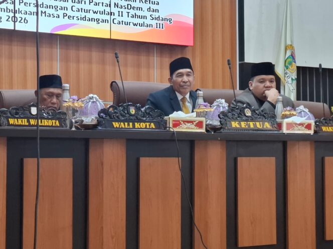 
					Wakil Ketua I DPRD Kota Palu Muhlis U. Aca Memimpin Rapat Masa Persidangan Caturwulan III Tahun Sidang 2026 . (Foto: Istimewa)
