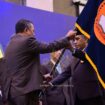 Gubernur Sulawesi Tengah Dr. H. Anwar Hafid, M.Si Melantik Dewan Pengurus Wilayah (DPW) MIPI Sulawesi Tengah periode 2026–2031 di Hotel BW Coco. (Foto: Istimewa)