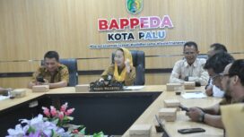 Wakil Wali Kota Palu Imelda Liliana Muhidin, S.E., M.A.P., Memimpin Rapat Koordinasi Tim Pengendalian Inflasi Daerah (TPID) Kota Palu di Ruang Rapat Bappeda Kota Palu. (Foto: Istimewa)