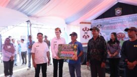 Bupati Poso dr. Verna G.M. Inkiriwang, M.PSDM., resmi membuka Festival Bunga Desa 2026 ke-II yang dipusatkan di Kelurahan Tendeadongi, Kecamatan Pamona Utara. (Foto: Istimewa)