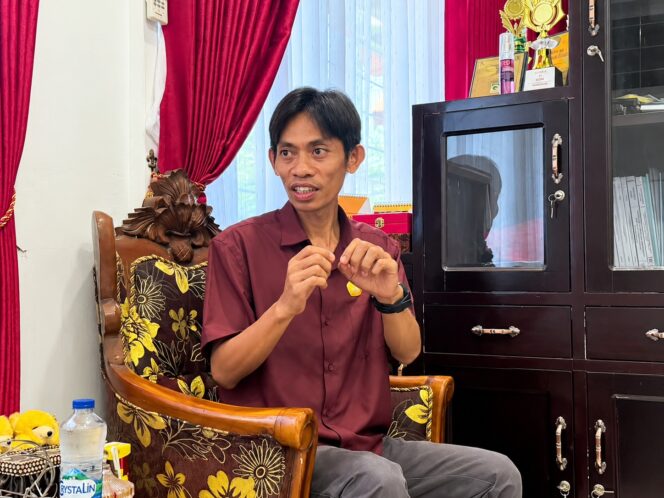 
					Dekan Fakultas Teknik Untad, Ir. Andi Arham Adam, S.T., M.Sc., Ph.D. (Foto: Istimewa)