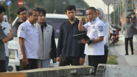 Wali Kota Palu H. Hadianto Rasyid, S.E., meninjau kawasan Jembatan Jalan Moh. Yamin, Kota Palu. (Foto: Istimewa)