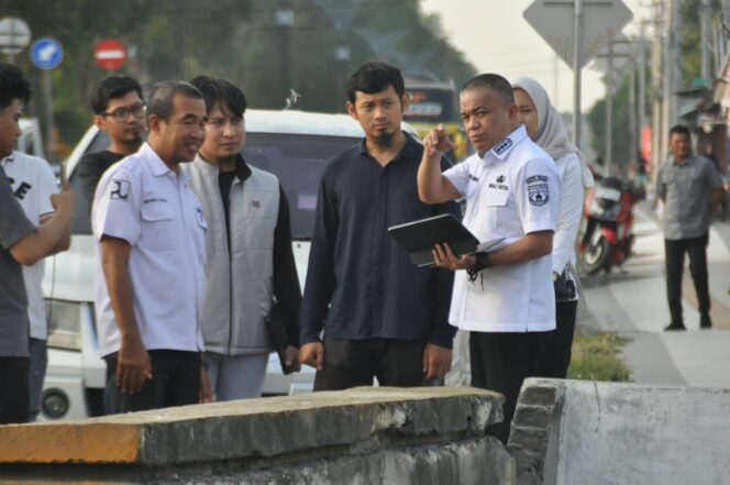 
					Wali Kota Palu H. Hadianto Rasyid, S.E., meninjau kawasan Jembatan Jalan Moh. Yamin, Kota Palu. (Foto: Istimewa)