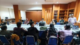 Warga Trans LIK Tondo mendatangi Satgas PKA Sulteng. (Foto: Istimewa)