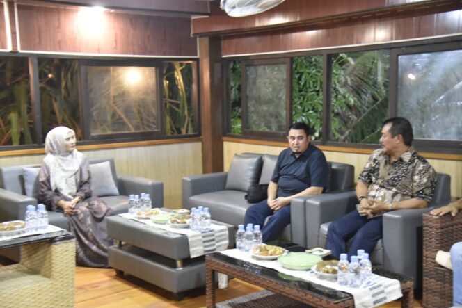 
					Rektor Untad Prof. Dr. Ir. Amar, S.T., M.T., IPU., Asean Eng. Melakukan Kunjungan Silaturahmi Dengan Bupati Tolitoli. (Foto: Istimewa)