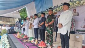 Gubernur Sulawesi Tengah Dr. Anwar Hafid, M.Si., Menghadiri Peringatan Maulid Nabi Muhammad Saw Yang Dirangkaikan Dengan Zikir Akbar Di Sekretariat Majelis Zikir Ittihadul Ummat, Desa Donggulu, Kecamatan Kasimbar, Kabupaten Parigi Moutong. (Foto: Istimewa)