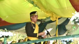 Gubernur Sulawesi Tengah Dr. Anwar Hafid, M.Si. Menjadi Inspektur Upacara Pada Peringatan Hari Ulang Tahun (HUT) ke-27 Kabupaten Buol. (Foto: Karama.id)