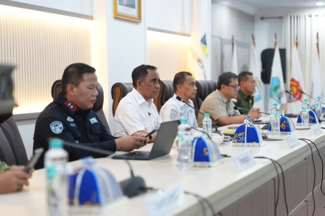 
					Gubernur Sulawesi Tengah, Dr. H. Anwar Hafid, M.Si., Memimpin Rapat Koordinasi Upaya Pencegahan dan Penegakan Hukum Lingkungan Hidup Wilayah Sulawesi Tengah. (Foto: Istimewa)