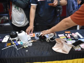 Dari Lokasi Penggerebekan, Petugas Mengamankan Sejumlah Barang Yang Akan Ditelusuri Keterkaitannya Dengan Perkara Tersebut. (Foto: Istimewa)