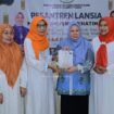 Wakil Gubernur Sulawesi Tengah, dr. Reny A. Lamadjido, Sp.PK., M.Kes., Menghadiri Kegiatan Pesantren Lansia Menuju Husnul Khatimah bertema “Memperkuat Iman, Memperbanyak Amal, Menjemput Akhirat dengan Hati yang Tenang”. (Foto: Istimewa)