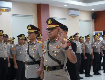 Kapolda Sulawesi Tengah Irjen Pol. Rizal Irawan Memimpin Upacara Serah Terima Jabatan (sertijab) Wakapolda Sulteng dan Kapolres Parigi Moutong (Parimo) di Aula Rupatama Polda Sulteng. (Foto: Istimewa)