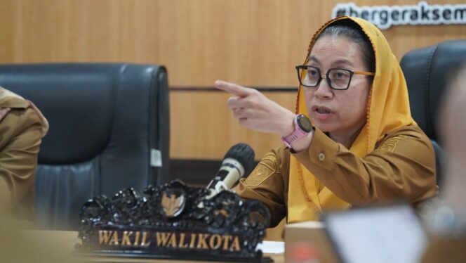 
					Wakil Wali Kota Palu, Imelda Liliana Muhidin, S.E., M.A.P., Memimpin Rapat Koordinasi Dan Evaluasi PAD di Ruang Rapat Badan Perencanaan Pembangunan Daerah (Bappeda) Kota Palu. (Foto: Istimewa)